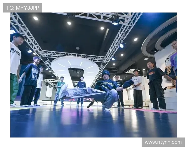 成都滑板队在世界街舞大赛中的力量表现引发热议与赞赏