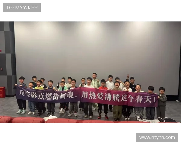 成都街舞队与杭州街舞队的速度较量赛后分析与精彩回顾