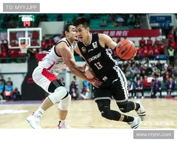 北京昆仑鸿与明斯克的激烈对决引发球迷热议与期待 北京昆仑鸿与明斯克的激烈对决引发球迷热议与期待