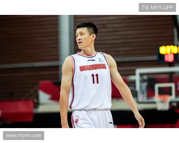 周鹏：从篮球场上的传奇到生活中的榜样，探索他的成长与奋斗历程