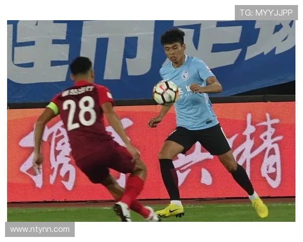 大连队迎战河北华夏幸福全力争胜展现球队实力与斗志